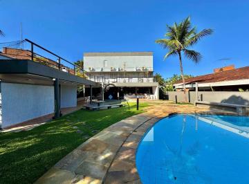 Casa · 400m² · 4 Quartos · 4 Vagas · Casa à venda em condomínio fechado na Praia da Enseada, Guarujá, SP | Qvista ...