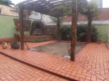 Casa · 304m² · 4 Quartos · 2 Vagas · Casa para alugar em Centro de 304.00m² com 4 Quartos, 2 Suites e 2 Garagens