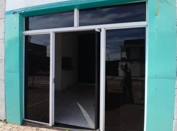 Comercial · 121m² · Sala Comercial para alugar em Medeiros de 121.00m²