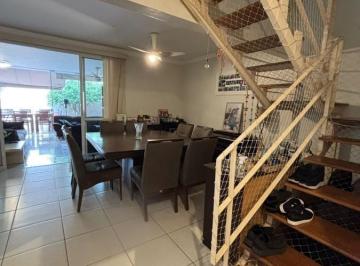 Casa · 226m² · 4 Quartos · 6 Vagas · Casa de Condomínio para venda em Jardim Botânico de 226.00m² com 4 Quartos, 2 Suites e 6 Garagens