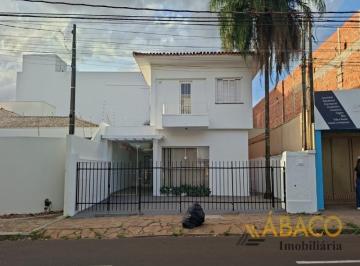 Casa · 200m² · 3 Quartos · 3 Vagas · Sobrado para alugar em Centro de 200.00m² com 3 Quartos, 1 Suite e 3 Garagens