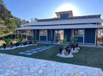 Casa · 400m² · 3 Quartos · 10 Vagas · Casa para venda em Centro de 400.00m² com 3 Quartos, 2 Suites e 10 Garagens