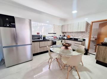 Casa · 80m² · 2 Quartos · 3 Vagas · Casa para venda em Parque Dos Lagos de 80.00m² com 2 Quartos e 3 Garagens