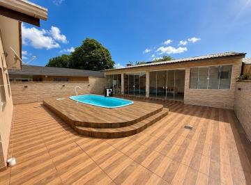 Casa · 396m² · 4 Quartos · 5 Vagas · Casa a venda em Shangri-lá com Edícula e Piscina