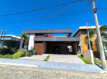 Casa · 320m² · 3 Quartos · 2 Vagas · Sua casa dos sonhos a 200 metros da praia! Em condominio fechado.