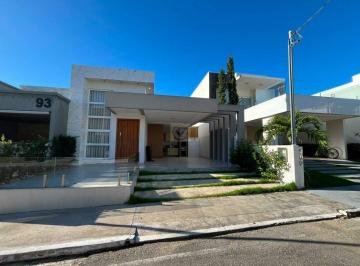 Casa · 200m² · 3 Quartos · 2 Vagas · Alto Padrão e Sofisticação no Condomínio Zilda! Casa de 3 Quartos com Pé Direito
