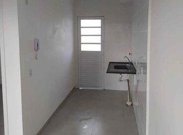 img0 · Apartamento com 2 Quarto(s) e 1 banheiro(s) para Alugar, 45 m² por R$ 1111 / Mês