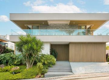 Casa · 1018m² · 4 Quartos · 4 Vagas · Casa Luxuosa e Contemporânea com Vista para o Mar em Cacupé