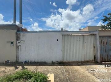 img0 · Oferta com diferencial — Casa no Jardim Serrano, Caldas Novas - GO, Nº 756, 2 quartos, 1 vaga, 180m²
