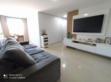 Apartamento de 2 quartos, Vicente Pires · Alugo Apartamento em Vicente Pires, Rua 03 - Com Garagem- Prédio c/ Piscina/ Elevador - 9 8210-1896