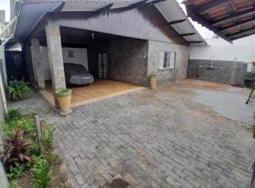 1umvxs2ytcwytfkmdzjndzm_md · Casa Caiçara: 250m da Praia, 2 Quartos, Garagem 6 Vagas | R$650.000