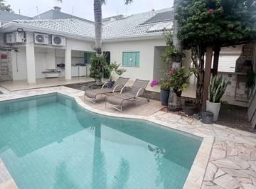 Casa de 3 quartos, Vinhedo · Casa de 250 m² com 3 quartos à venda no Centro