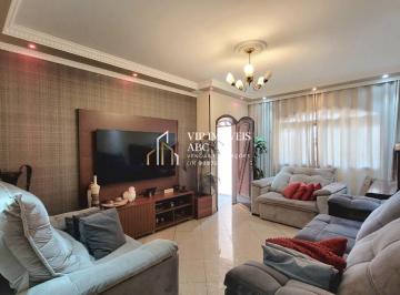 Casa · 202m² · 3 Quartos · 6 Vagas · Sobrado espaçoso à venda no Jardim Rina, 3 dorm, 6 vagas.