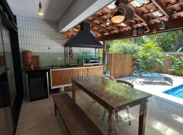 Foto 01 · Casa em condomínio de luxo com 3 suítes em Juquehy, São Sebastião-SP: 170m², 2 salas, 3 banheiros, v