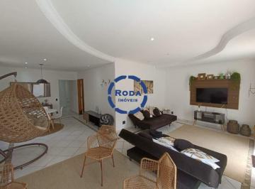 Casa · 198m² · 3 Quartos · 4 Vagas ·  Sobrado Espaçoso em Localização Privilegiada – Conforto, Funcionalidade e Excelente Potencial de Va