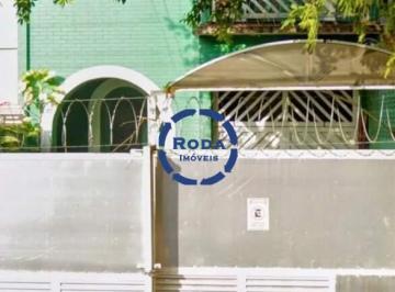 Casa · 300m² · 3 Quartos · 2 Vagas · Sobrado amplo localizado perto da praia