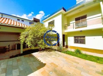 Casa · 305m² · 5 Quartos · 3 Vagas · Sobrado isolado com 4 dormitórios, piscina e terraço com pomar na Ponta da Praia