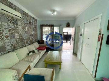 Casa · 130m² · 2 Quartos · 3 Vagas · Casa Triplex com 2 suítes no Marapé em Santos