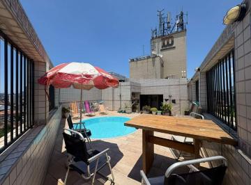 Apartamento · 187m² · 3 Quartos · 2 Vagas · Cobertura reformada com 187 m², 3 suítes, piscina privativa e vista livre