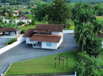 Casa · Casa à venda no bairro Centro em Rio dos Cedros/SC