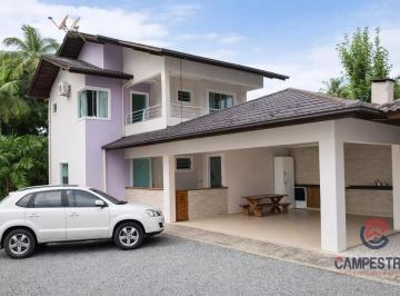 Casa · Casa à venda no bairro Centro em Rio dos Cedros/SC