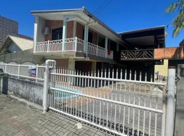 Casa · Casa à venda no bairro Gravatá em Navegantes/SC