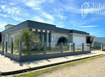 Casa · 200m² · 4 Quartos · 2 Vagas · Casa Térrea em Balneario Bellatorres, Passo de Torres/SC