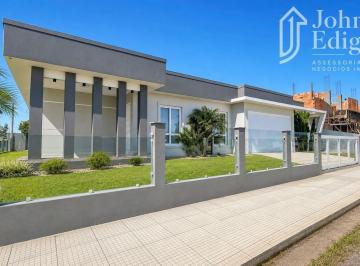 Casa · 200m² · 4 Quartos · 2 Vagas · Casa Térrea em Balneario Bellatorres, Passo de Torres/SC