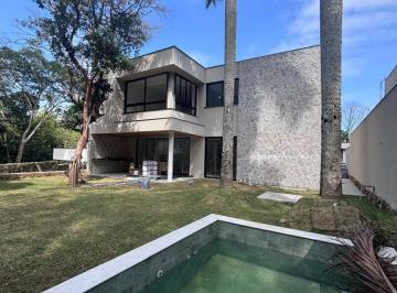Casa de 4 quartos, Rio de Janeiro · Casa duplex, pronto para morar, 4 suítes, 2 vagas, piscina, Barra da Tijuca