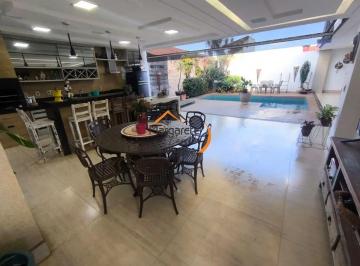 Casa de 4 quartos, Sobradinho · 4 suítes, todas com armários, Suíte master com closet, hidro,piscina aquecida, churrasqueira