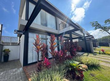 c801b394d683248769d2f31453ebfc1f37f3a69c · Casa com 3 suítes em condomínio fechado à venda, 230 m² por R$ 1.795.000 - Jardins de Florença - Poç