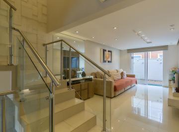 Casa de 4 quartos, Curitiba · Sobrado em Condomínio 220m² 4 Quartos 2 Suítes Guabirotuba