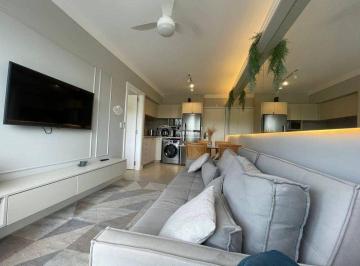 Apartamento · 40m² · 1 Quarto · Locação anual: 1 quarto // mobiliado // vista para o rio