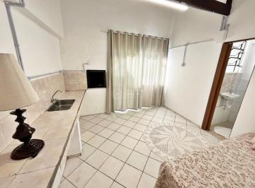 Casa · 35m² · 1 Quarto · Locação anual: kitnete / região central