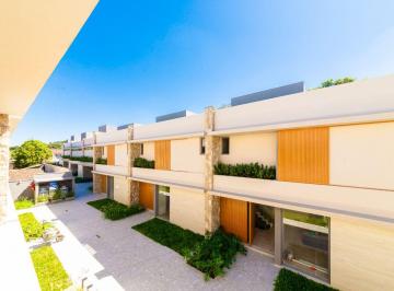 Casa de 3 quartos, Curitiba · Estuda Permuta!! Casa em condomínio à venda em Santa Felicidade com 3 suítes e 180m² privativos.