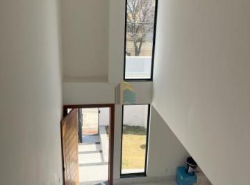 Casa · 300m² · 4 Quartos · 2 Vagas · Casa para venda em Espirito Santo de 300.00m² com 4 Quartos, 3 Suites e 2 Garagens