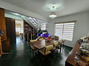 Casa · 200m² · 3 Quartos · 2 Vagas · Espaçosa casa perto do Metrô