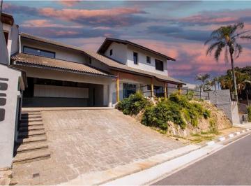 Casa · 301m² · 3 Quartos · 6 Vagas · Casa de Condomínio para venda em Arujazinho Iv de 301.00m² com 3 Quartos, 3 Suites e 6 Garagens