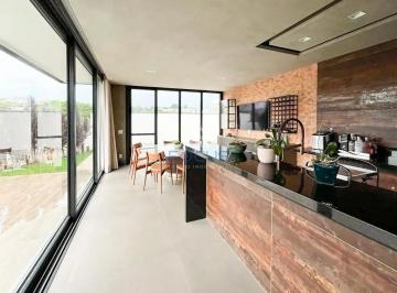 Casa · 373m² · 4 Quartos · 4 Vagas · Casa para venda em Jardim Samambaia de 373.00m² com 4 Quartos, 4 Suites e 4 Garagens