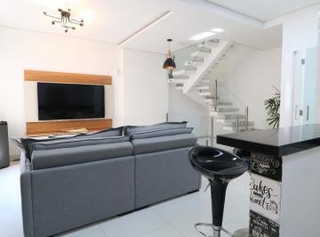 b24aeaee-c5cb-4d4f-b2fb-02f704c193a3 · Casa no condomínio Gran Veiga para venda com 3 quartos, sendo 1 suíte, 128m²