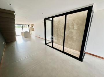 Casa · 145m² · 3 Quartos · 2 Vagas · CASA COM 3 QUARTOS SENDO 1 E 2 VAGAS NO CAMPECHE FLORIANÓPOLIS