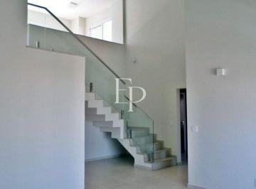 Apartamento · 252m² · 3 Quartos · Apartamento à venda - em Saraiva