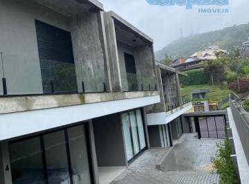 Foto 01 · Sobrado Novo e Mobiliado em Condomínio, 2 Suítes, 2 Salas, 3 Banheiros, 1 Vaga - Garopaba-SC, Bairro