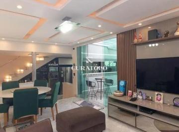 Casa · 300m² · 4 Quartos · 3 Vagas · Casa sobrado à venda com 300 m², 4 quartos, quintal e 3 vagas na Vila Mazzei, São Paulo.