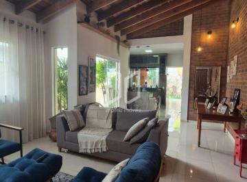 Casa · 180m² · 3 Quartos · 4 Vagas · Casa de Condomínio para venda em Jardim Salto Grande de 180.00m² com 3 Quartos, 1 Suite e 4 Garagens