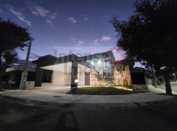 Casa · 224m² · 3 Quartos · 2 Vagas · Casa de Condomínio para venda em Chácara Do Visconde de 224.00m² com 3 Quartos, 1 Suite e 2 Garagens