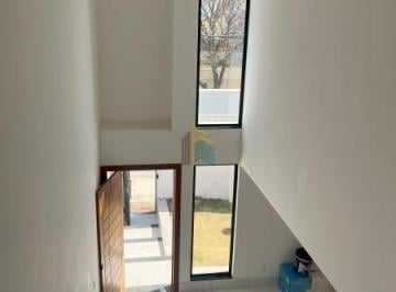 Casa · 300m² · 4 Quartos · 2 Vagas · Casa para venda em Espirito Santo de 300.00m² com 4 Quartos, 3 Suites e 2 Garagens
