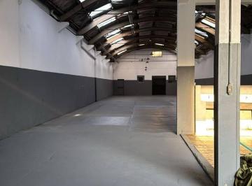 Comercial · 729m² · Galpão / Depósito / Armazém para venda e aluguel em Centro de 729.00m²