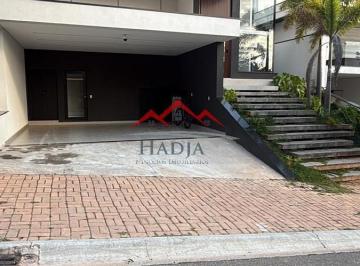 Foto 01 · Casa moderna à venda, com 3 suítes e spa integrado à área gourmet, no Brisas do Lago - Jundiaí (SP)