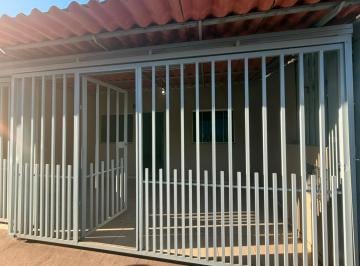 PORTÃO + GARAGEM · ALUGA - SE CASA DE 2 QTOS BEM LOCALIZADA NA CANDANGA